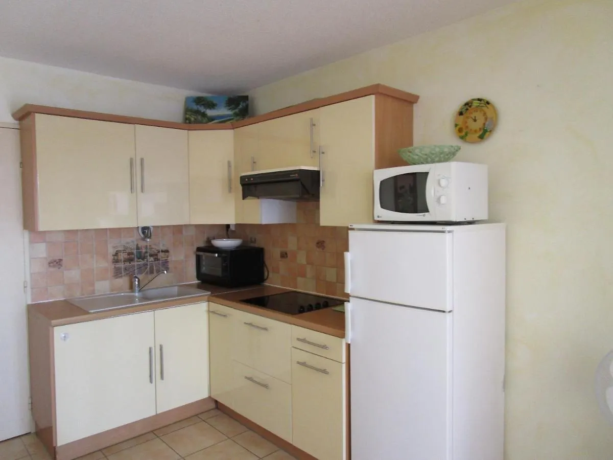 Logement calme proche mer, 4 personnes, St Aygulf Fréjus Appartement