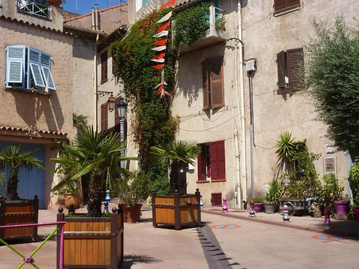 Logement calme proche mer, 4 personnes, St Aygulf Fréjus France