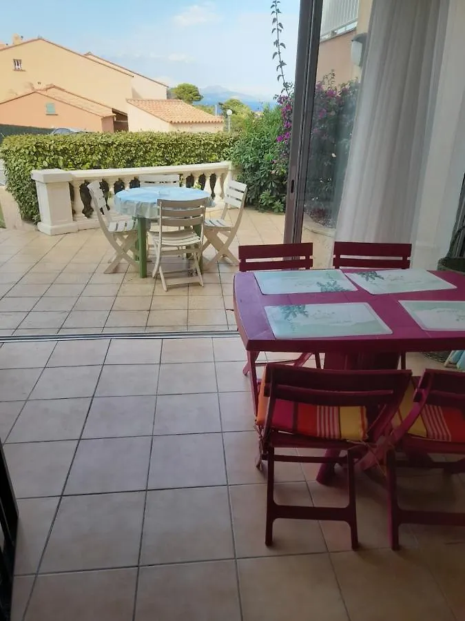 Logement calme proche mer, 4 personnes, St Aygulf Fréjus France