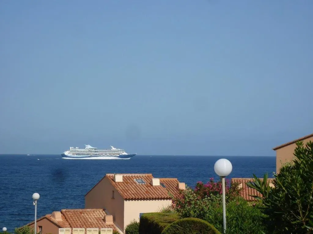 Logement Calme Proche Mer, 4 Personnes, St Aygulf Fréjus